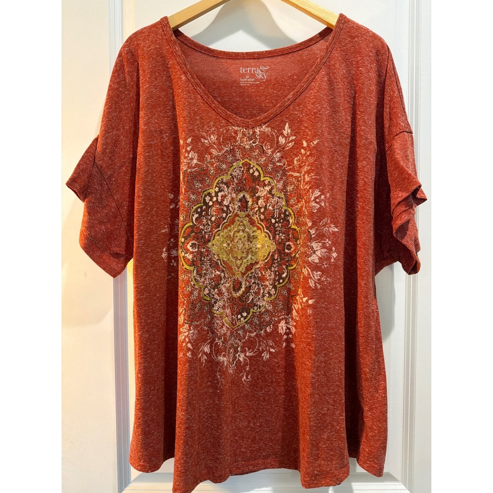 Terra & Sky Spiced Cider Medallion Graphic V-Neck Tee 3X 24W-26W TS39106